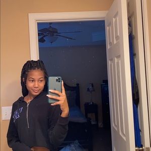 Meet your Posher, Mia